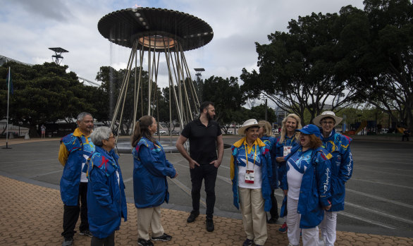 Ian Thorpe reminisces with Sydney 2000 volunteers.