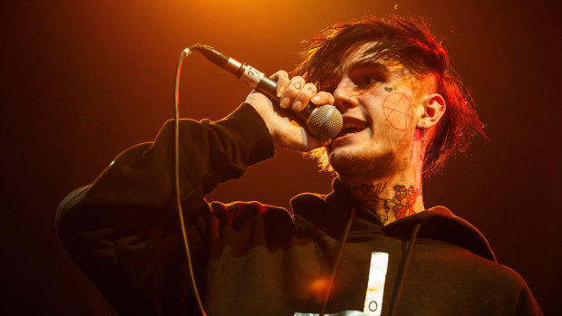 Lil Peep was an American underground artist who exemplified the merging of hip-hop and emo rock.