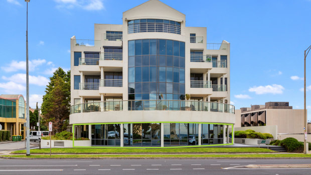 Brighton-based owner occupiers and investors were keen on 1/36 The Esplanade.