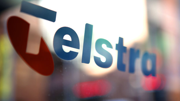 The telco giant forecast earnings (EBITDA) to be at the lower end of its $10.1 billion to $10.6 billion range.