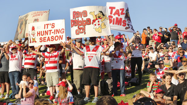 Dragons fans on the hill at Kogarah.