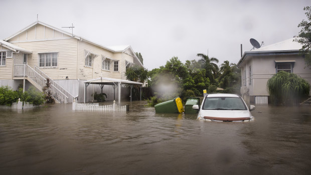 Floods are threatening hundreds of homes in the Townsville area.