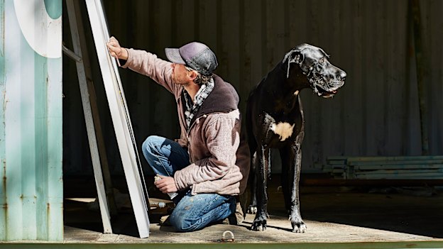 Photos of bush characters such as artist Dan Kyle and his dog Boston feature in Galah magazine.