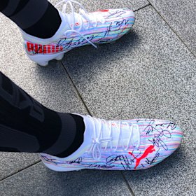 Penrith winger Brian To’o will wear boots signed by his teammates in the preliminary final against South Sydney.