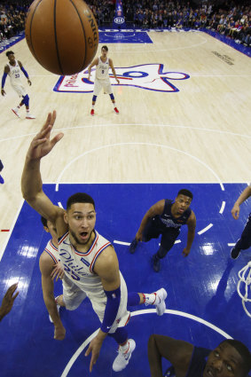 Ben Simmons shoots during the 76ers' win over Dallas.
