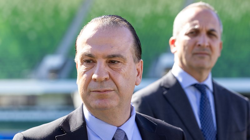 Burnin’ Love: Air V’landys turns back after aircon fail