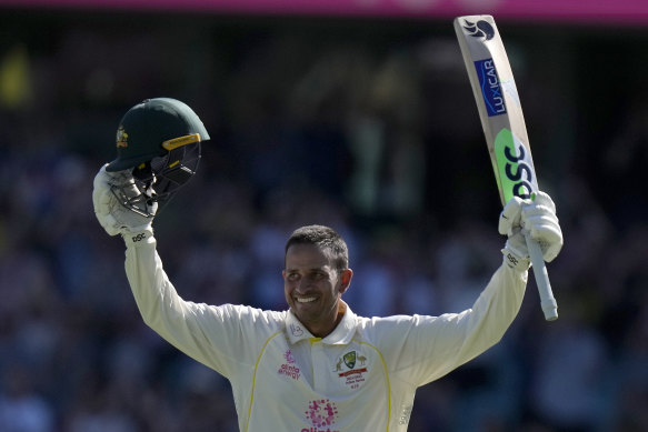  Usman Khawaja celebrates his second century in the SCG Test.