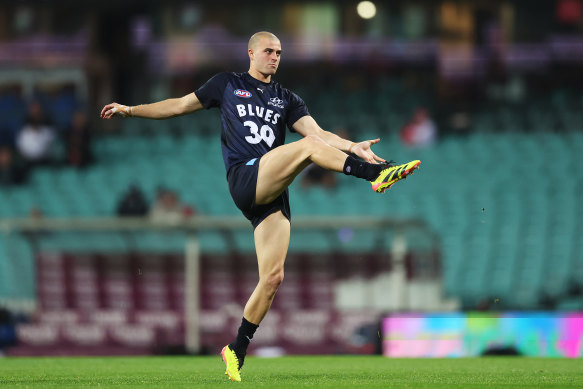 Carlton’s Alex Cincotta warms up for the Blues’ round 10 clash against the Swans at the SCG tonight.