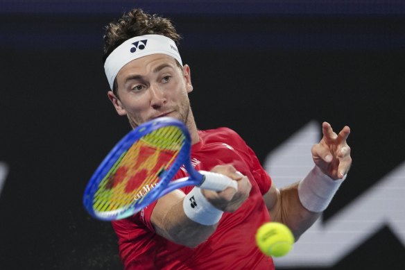 Casper Ruud in action against Hubert Hurkacz.