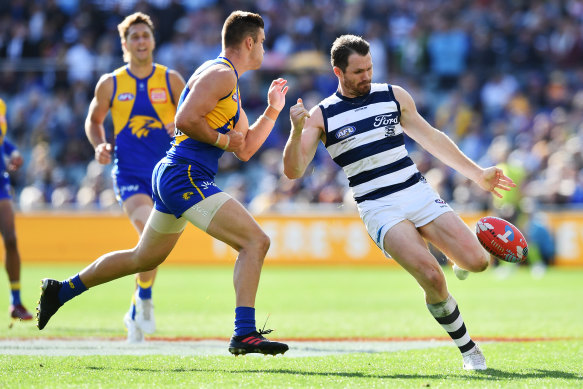 Patrick Dangerfield, right, in action on the weekend. 