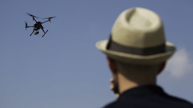The use of drones has great advantages but also poses dangers. 