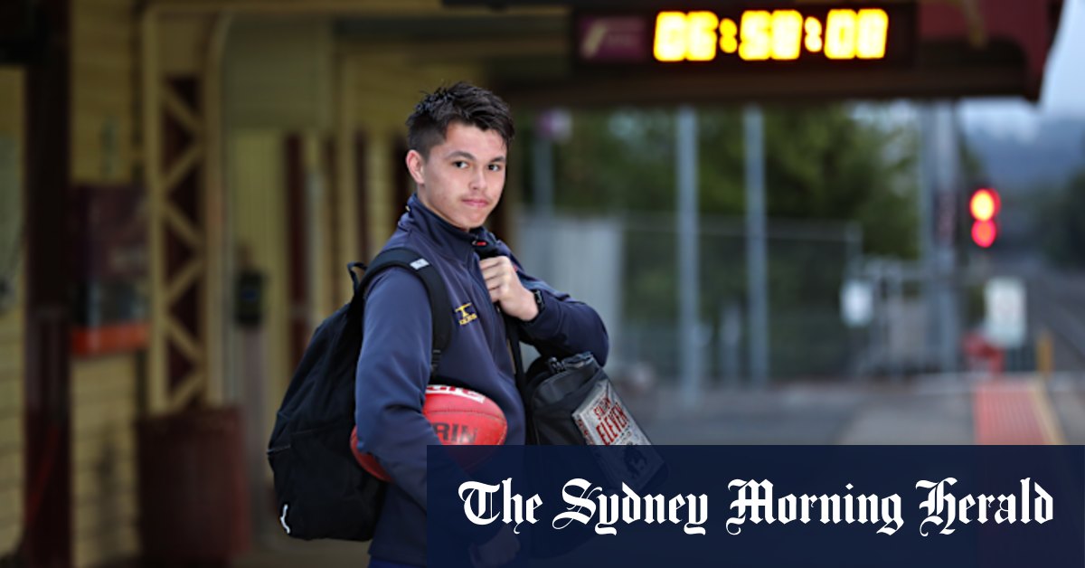 The student super-commuters putting in the hard yards for school - Vimarsana News