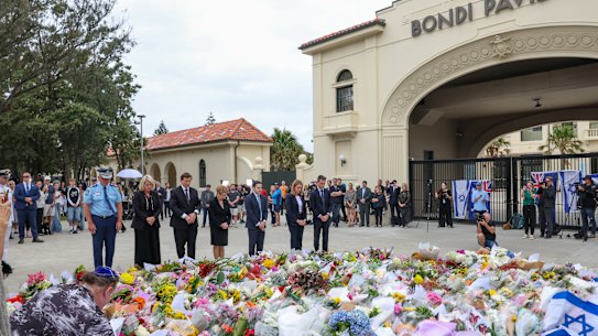 The state government will spend $2 million on a permanent memorial at Bondi. 