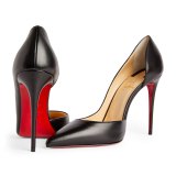 Black pumps are a staple item for Michelle, especially Christian Louboutin’s “Iriza” stilettos.