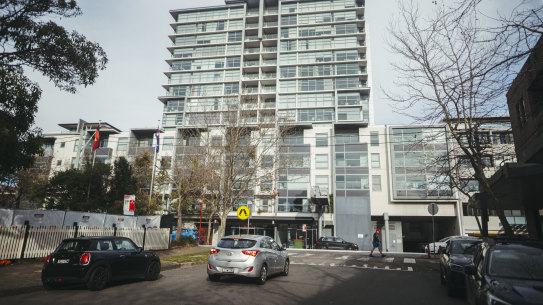 The federal government is keen for super funds to invest in new housing.