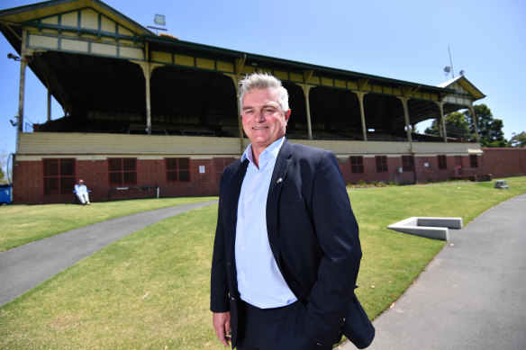 Cricket Victoria chief Andrew Ingleton has resigned.
