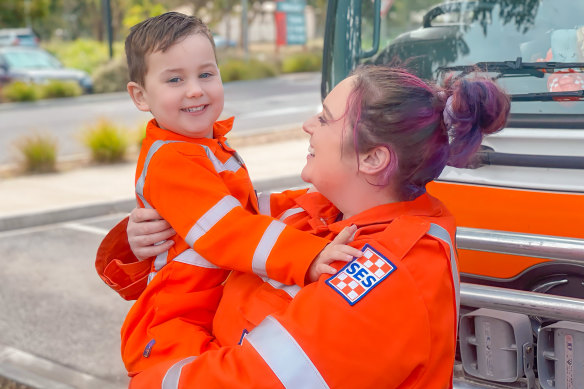 SES volunteer Sheri Cannon, with her four-year-old son, became trapped in her vehicle after responding to an emergency call.
