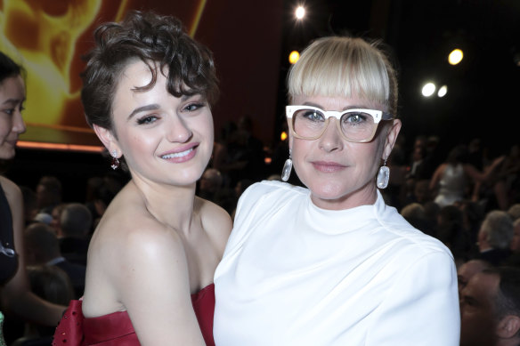  Joey King, left, and a groovily bespectacled Patricia Arquette pose at the 71st Primetime Emmy Awards last month in Los Angeles. 