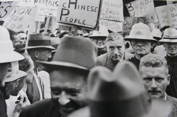 Robert Menzies in Wollongong in 1939 as police called on communist union leaders to help him through a crowd of hostile workers.