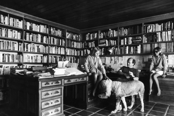 Joan Didion, her writer husband John Gregory Dunne and daughter Quintana Roo Dunne at home in Malibu in 1976.