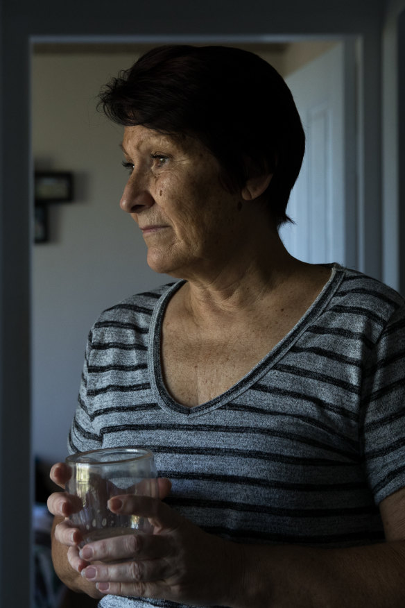 Jane defrauded her employer to fund her pokie addiction and served several months in jail. She says she became addicted to pokies when she was in a domestic violence relationship. The pokies gave her a rush and made her feel good, which was a way to counter how she was feeling about herself while suffering abuse.