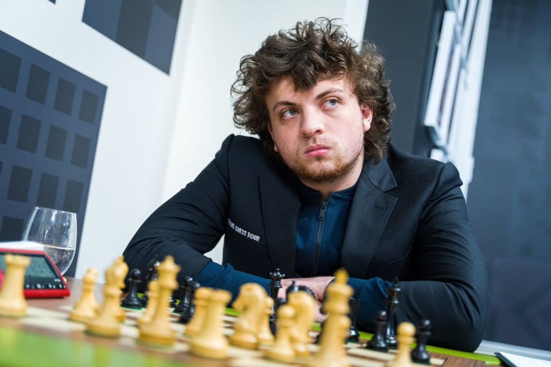 Magnus Carlsen and Hans Niemann: The cheating row that's blowing up the  chess world