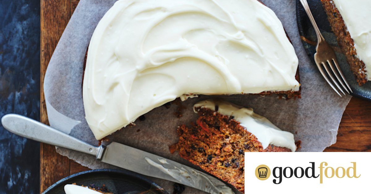 Carrot cake recipe with cream cheese icing and ground hazelnut