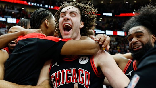 Josh Giddey celebrates his game winner against the Lakers.
