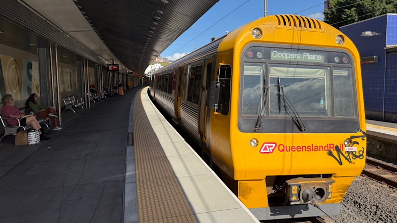 Hundreds more Queensland Rail workers agree to in-principle deal amid ongoing timetable disruption