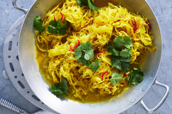 Stir-fried cabbage with turmeric.