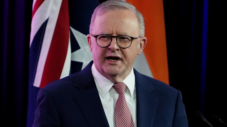 smh.com.au - Paul Sakkal - Albanese in charge of AI revolution as 200 experts release dire warning
