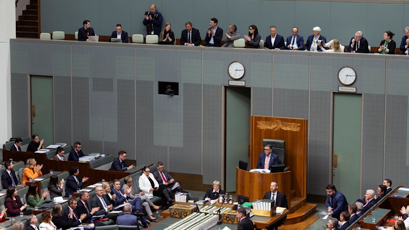Veteran journalist Tony Wright reflects on 30 years in Australia’s press gallery