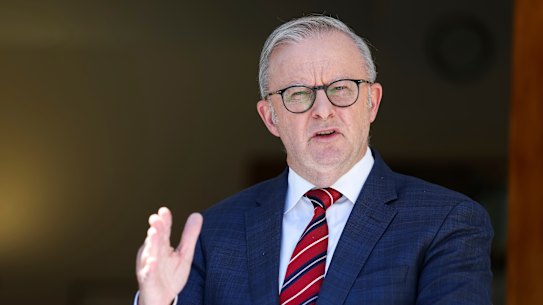 Primeiro Ministro Antonio Albanese.