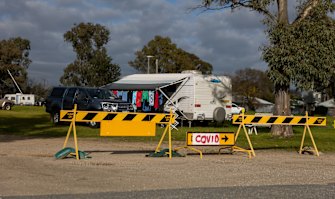 Albury Showgrounds has become a pop-up quarantine hub for displaced Victorians, next door to a COVID-19 testing centre.