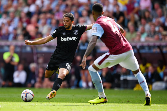 Pablo Fornals scores for West Ham against Villa.