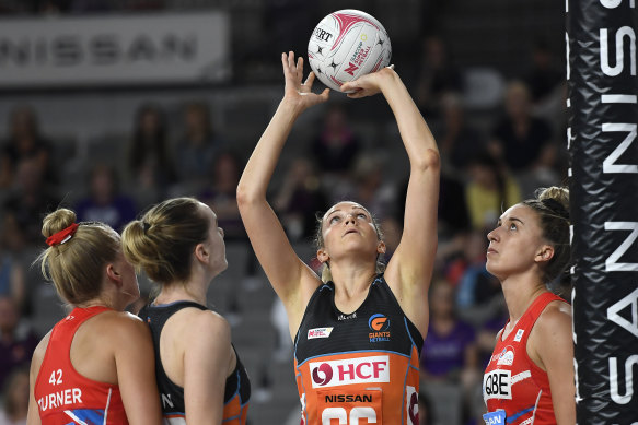 Jo Harten almost singled-handedly earned the Giants a late draw against the Swifts.