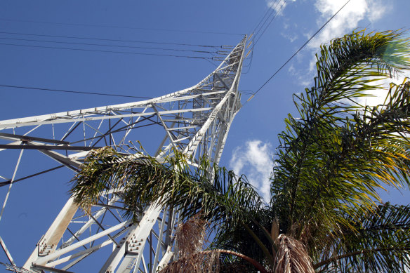 The state will spend $5 billion on an 1100-kilometre electricity transmission line linking Queensland’s vast northwest mining region to the national grid for the first time.