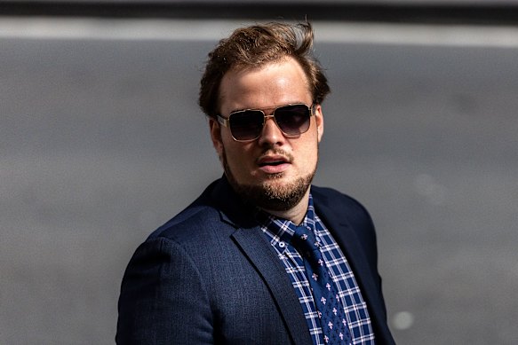 O ex-professor de Knox Grammar William Gulson chega ao tribunal na terça-feira.