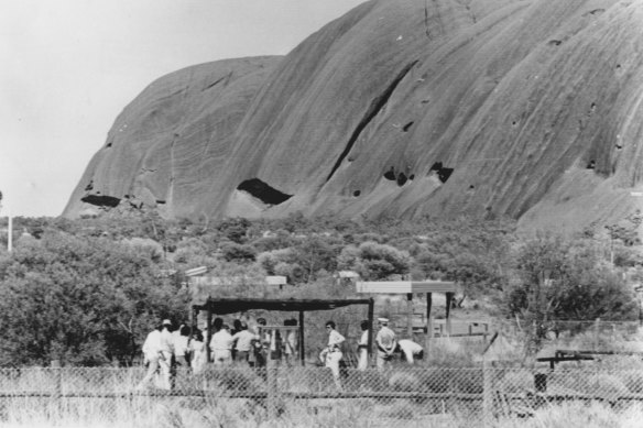 The 1981 Azaria Chamberlain inquest takes place under shade where the Chamberlains camped.