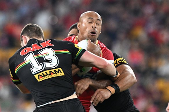 Felise Kaufusi in action for the Dolphins.