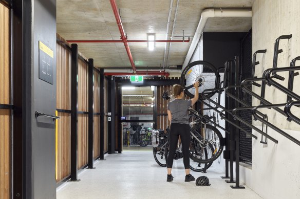 The end-of-trip facilities at 400 George Street enable commuters to store their bike safely and out of the weather.