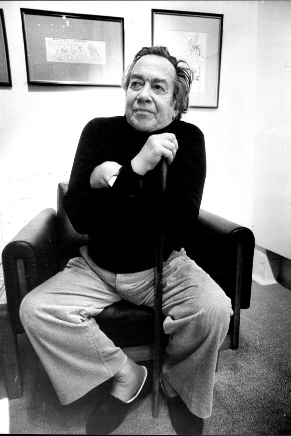 The late Donald Friend at the Holdsworth Galleries in Woollahra in 1979.