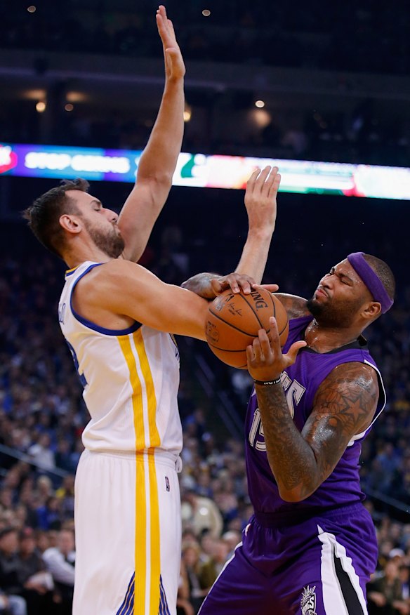 Andrew Bogut and DeMarcus Cousins tangle in 2015.