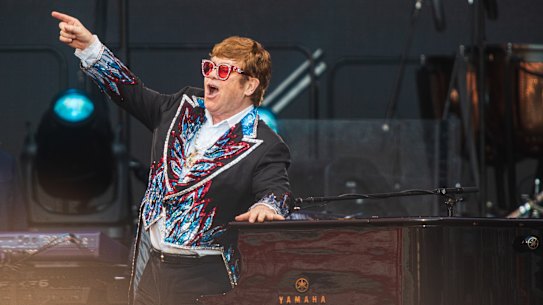 Elton John says goodbye to Melbourne in an emotional stop on his farewell tour.