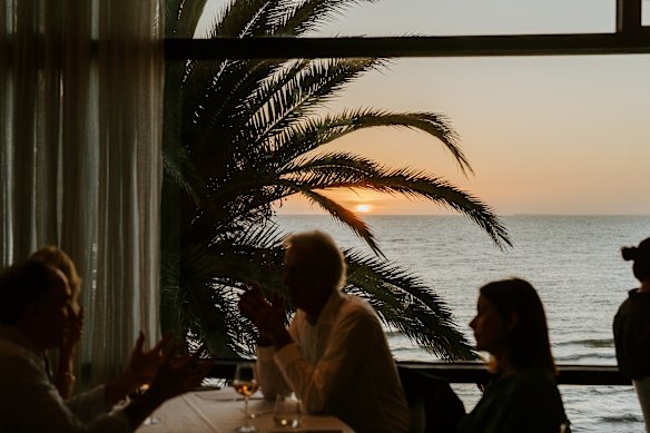 Jantar ao pôr do sol no Stokehouse.