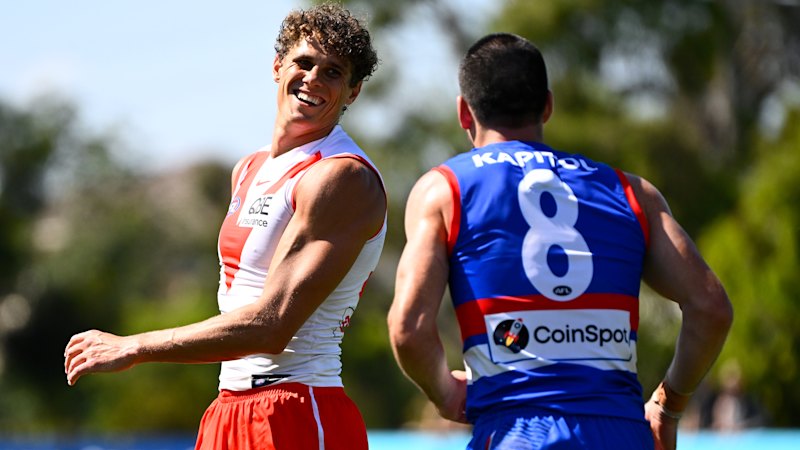 Charlie Curnow steps up as Sydney Swans defeat Western Bulldogs; Hawthorn defeat depleted Geelong in pre-season match in Dingley
