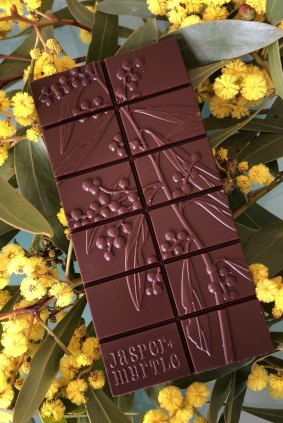 Golden wattle (Acacia pycnantha) depicted on Jasper+Myrtle chocolate.