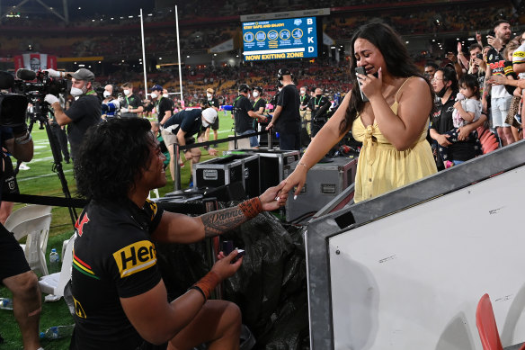 Brian To’o proposes to his partner, Moesha Crichton-Ropati, after the 2021 grand final at Suncorp Stadium.