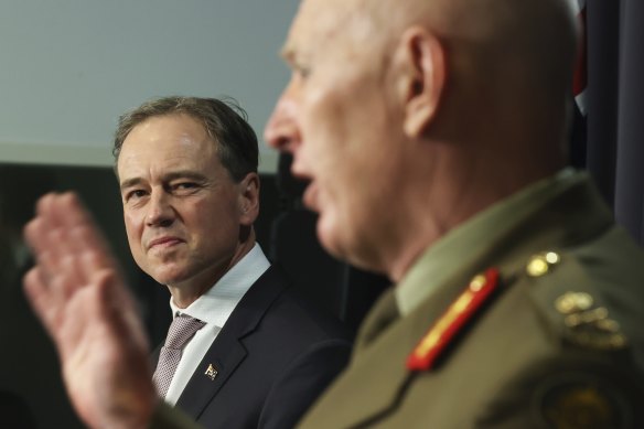 Minister for Health and Aged Care Greg Hunt and COVID-19 Taskforce Commander, Lieutenant General John Frewen.