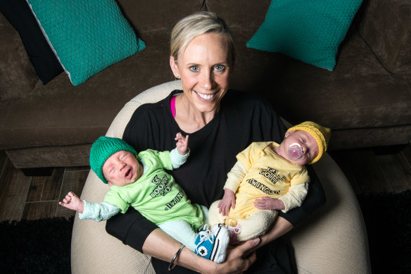 Renae Ingles with twins Milla and Jacob in 2016.